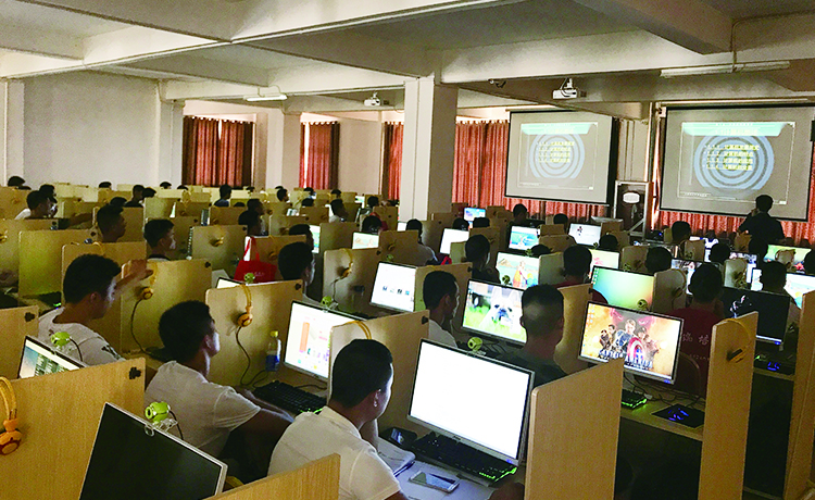 預(yù)約叉車和橋式起重機(jī)司機(jī)取證考試?yán)玻?>
        <div style=